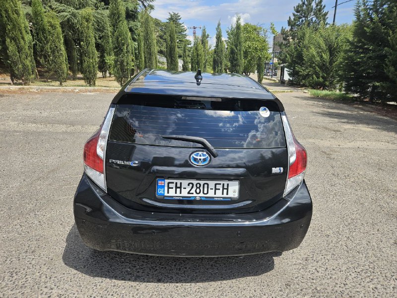 Toyota Prius C Hybrid 2016 2