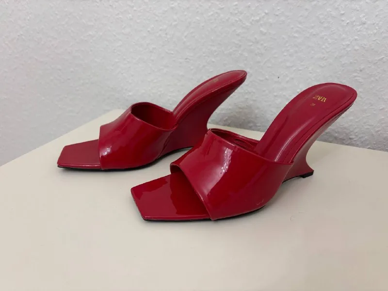 Красные женские сабо Zara