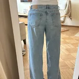 Голубые джинсы Pull&Bear 3