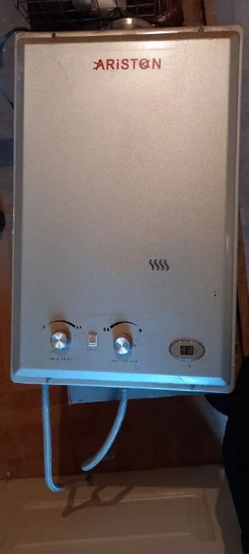 Газовая колонка Ariston