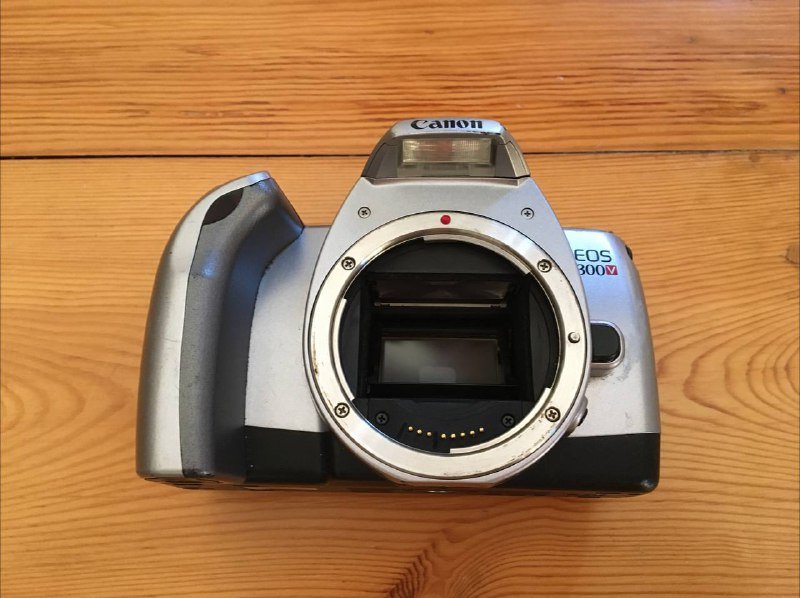 Пленочный фотоаппарат Canon EOS 300v без объектива