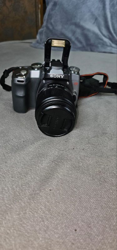 Sony A100 зеркальная камера