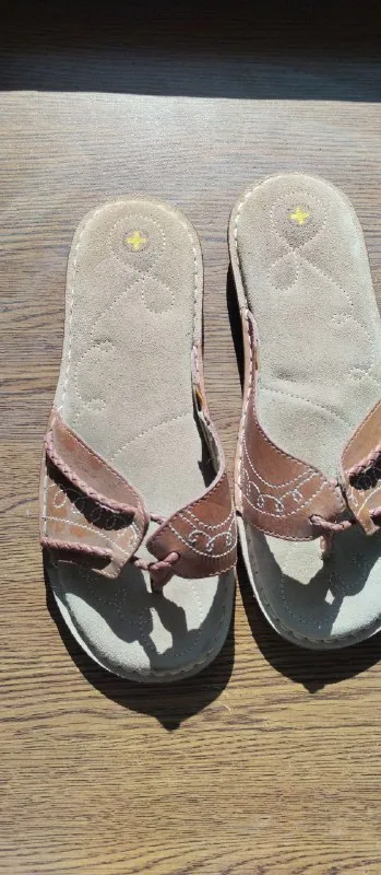 Женские сандалии Dr. Martens 1