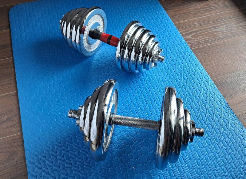 Гантели 5 кг, 2.5 кг, 1 кг и гриф