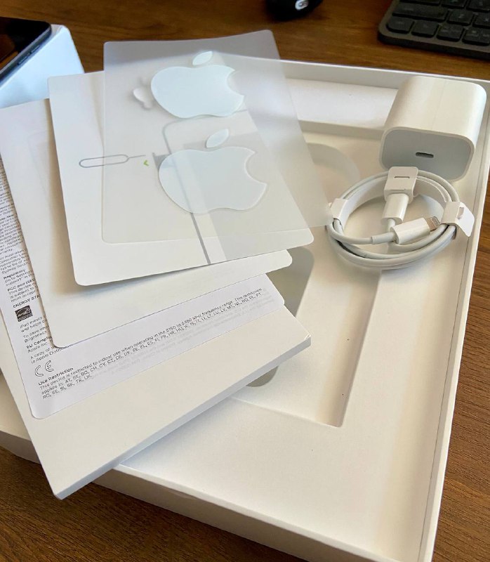 iPad 8 gen Space Gray 32 GB Wi-Fi Cellular Unlocked