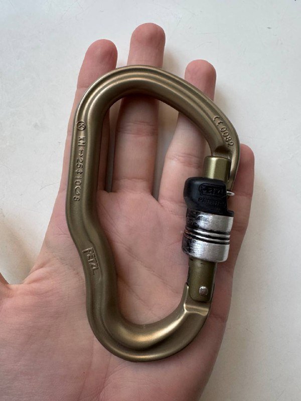 Карабин Petzl оригинальный
