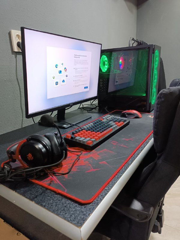 ПК, монитор Acer 27", периферия, стол серый деревянный