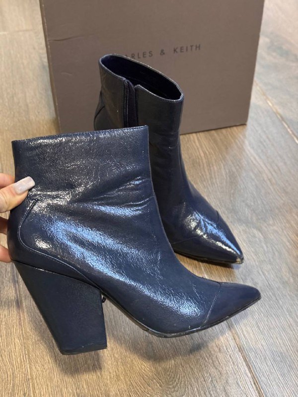 Лакированные темно-синие казаки Charles&Keith 40 размер 2