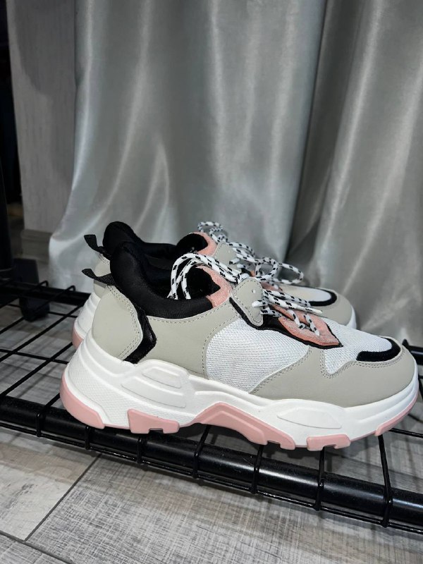 Nike Reposto, платформа, носочки, ботинки Zara, босоножки, кеды CK 2
