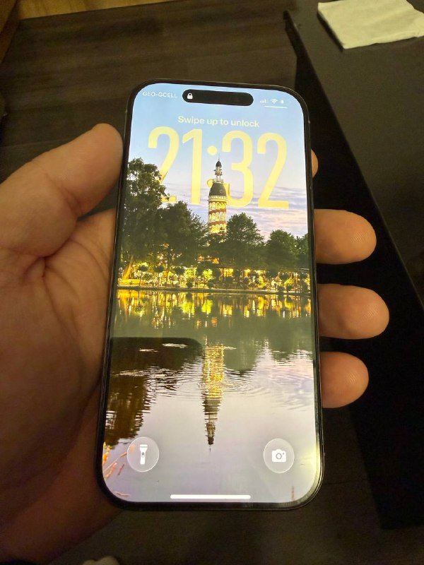 iPhone 16 Pro 256GB с чехлом Pitaka