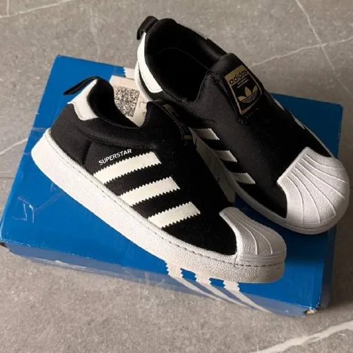 Детские кроссовки Adidas Superstar, размер 33.5