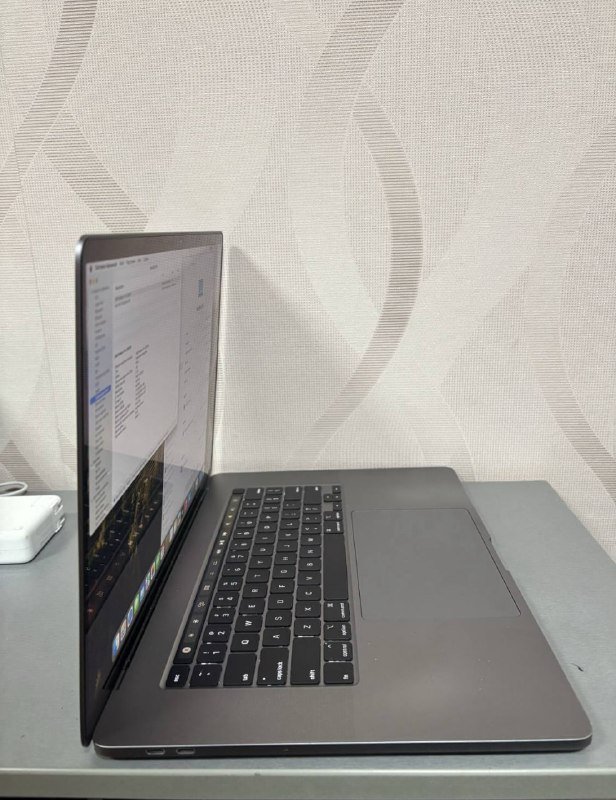 Ноутбук Apple MacBook Pro