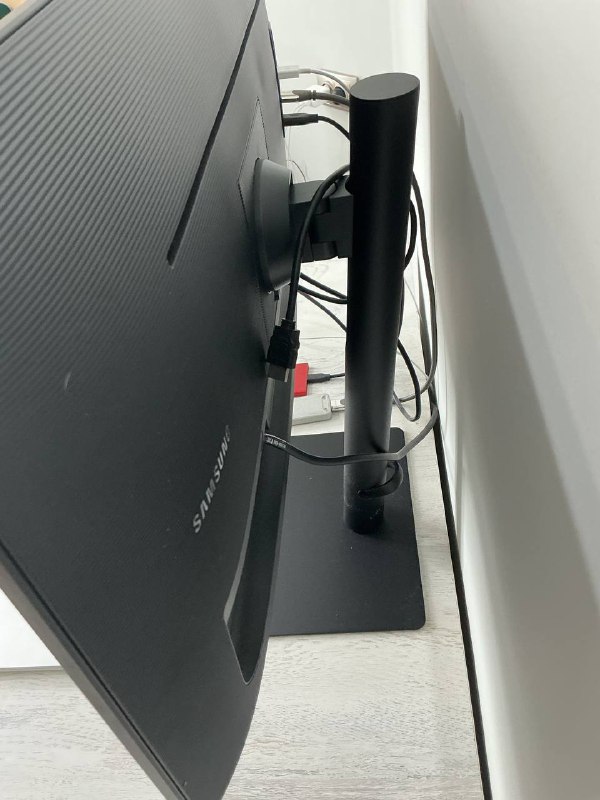 4k монитор Samsung ViewFinity S8 27 дюймов 2