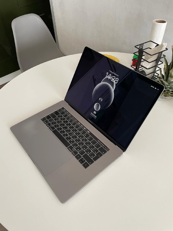 Macbook Pro 2018 15" i7 16/512 3
