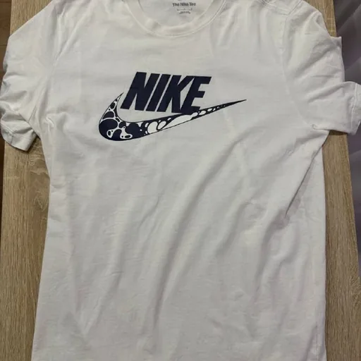 Новые футболки Nike, Uniqlo, размер L