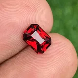 Драгоценные камни: цавориты, гранаты, шпинели, гессониты 5