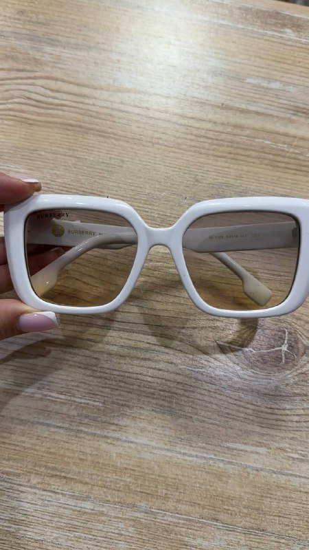 Очки Burberry