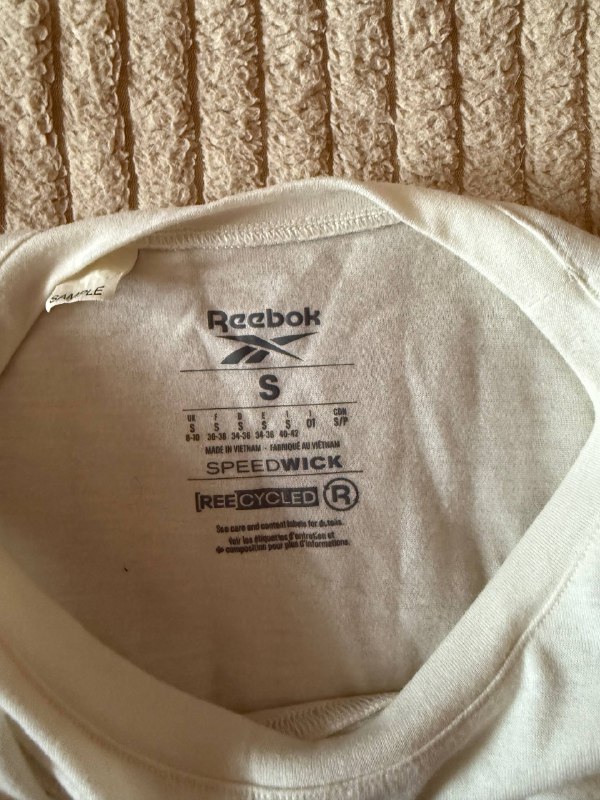 Легкая спортивная женская футболка Reebok размер S 3