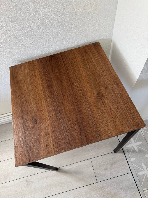 Стол 60х60 см 2