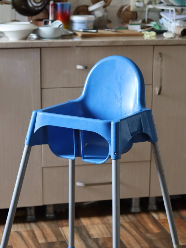 Синий стульчик для кормления малыша IKEA 2