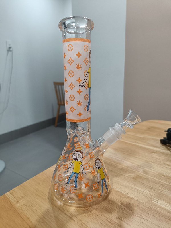 Бонг с сеточками и гриндером