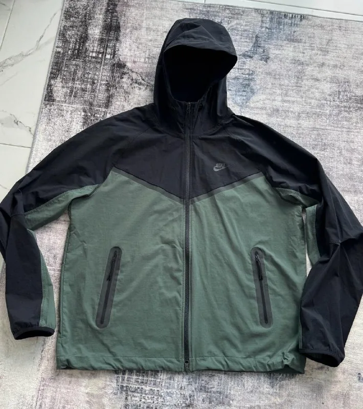 Nike Tech Woven Jacket 1