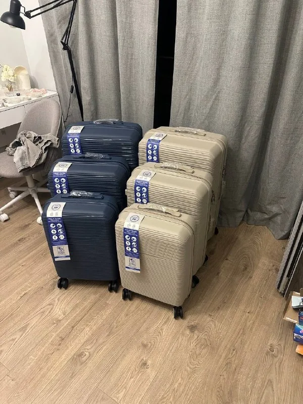 Новые чемоданы разных размеров