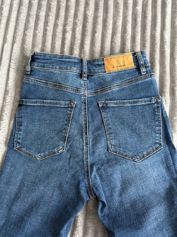 Женские джинсы Stradivarius размер 36 2
