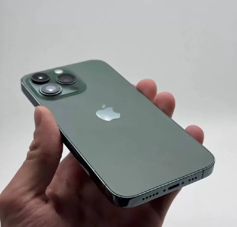 iPhone 13 Pro 1