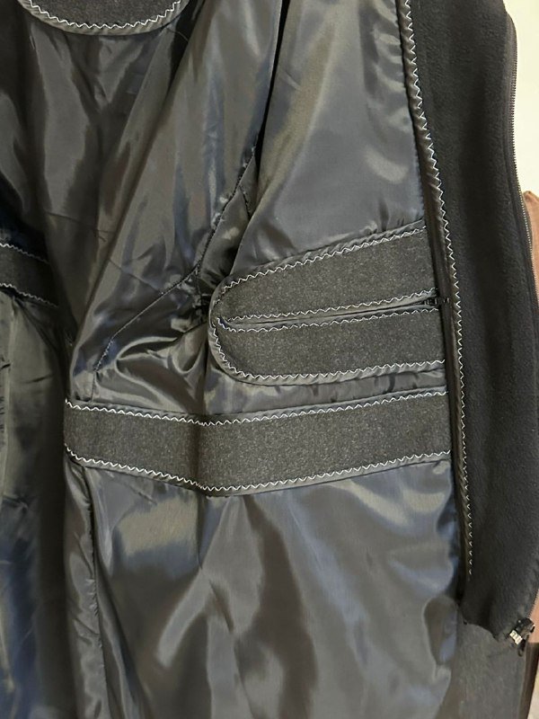 მამაკაცის ტიპის ხავერდის ქურთუკი კაპიუშონით