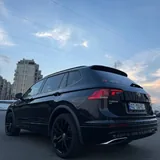 Volkswagen Tiguan 2021 R-Line SE 4
