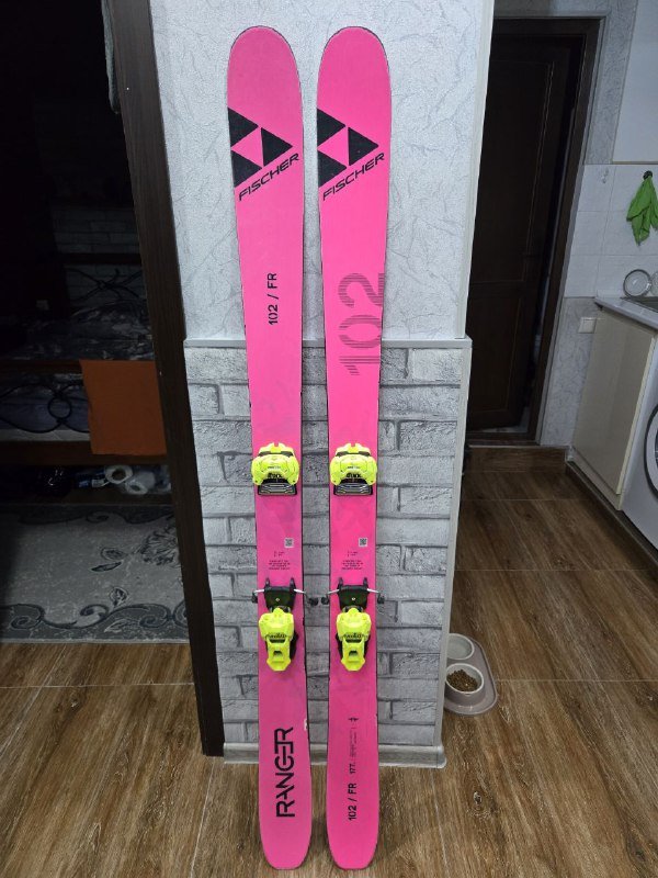 Лыжи Fischer Ranger 102 с креплениями Tyrolla Attak 14