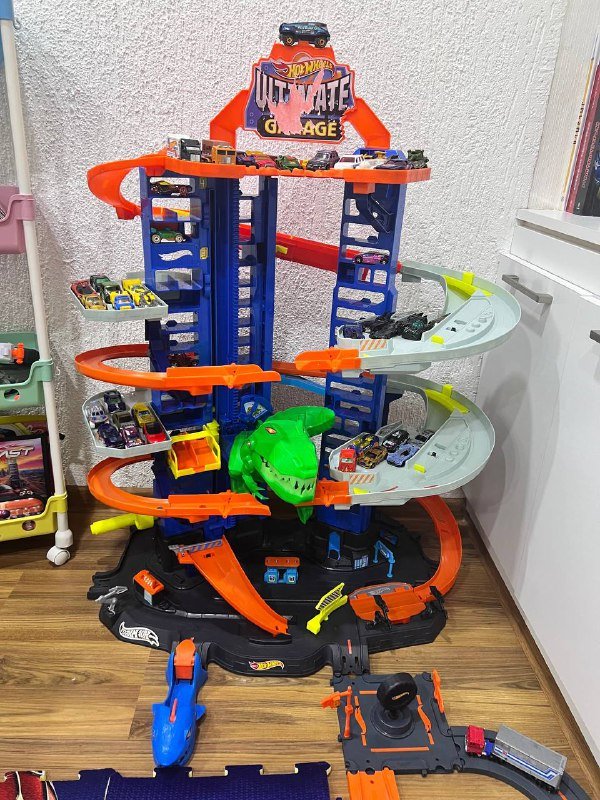 Хотвилс трасса и гараж 1