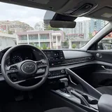 Hyundai Elantra SEL 5