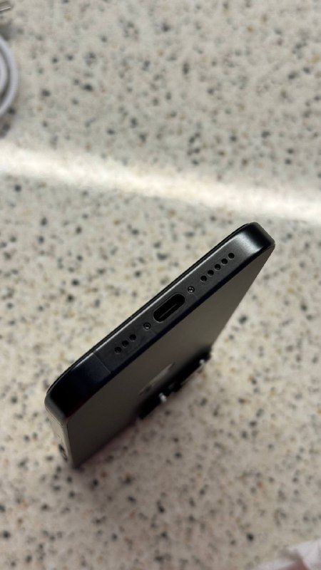 iPhone 15 Pro Black Titanium 128GB 6