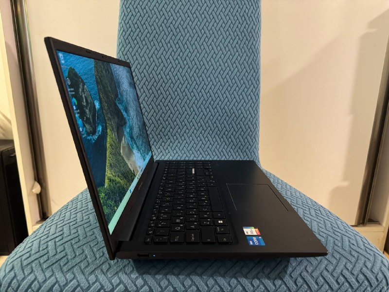 ASUS VivoBook 15 3