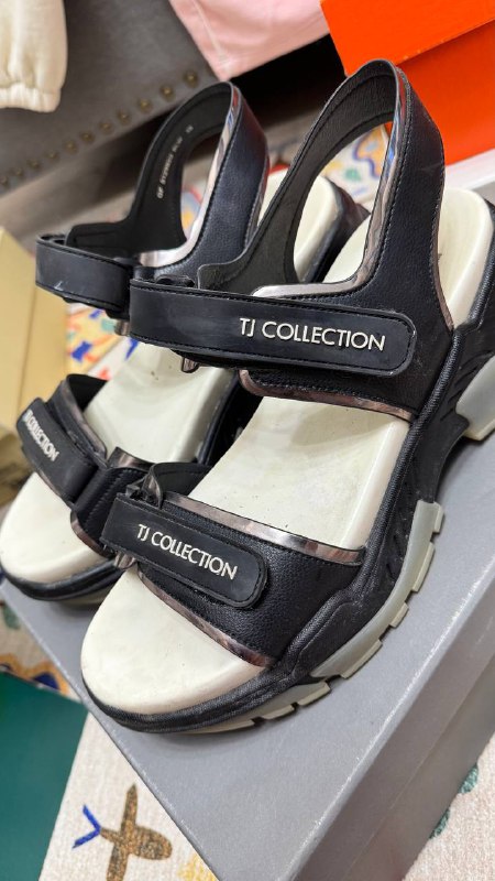 Казаки, кроссовки Nike, босоножки, лоферы, кроссовки Richy 3