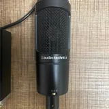 Микрофон Audio-Technica AT2050, аудиоинтерфейс Behringer UM2, XLR-кабель 2