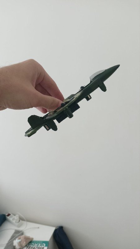 Дрон-истребитель, новый, аккумулятор, 2 цвета, плюс сумки 2