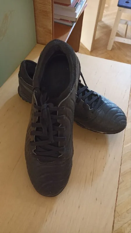 Футбольные бутсы Nike, размер 40 1