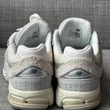 Кроссовки New Balance 2002R 2