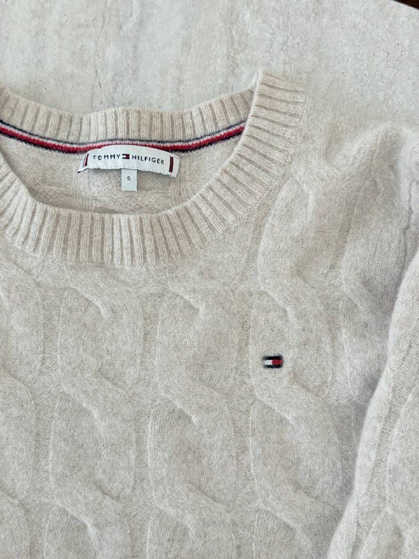 Свитер Tommy Hilfiger женский 100% шерсть, размер S (на XS) теплый оригинал