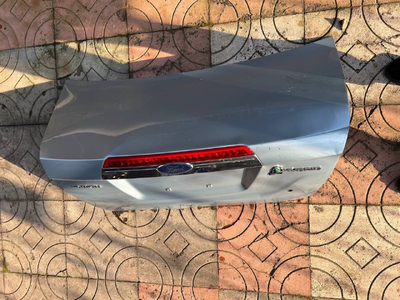 Крышка багажника Ford Fusion hybrid 3