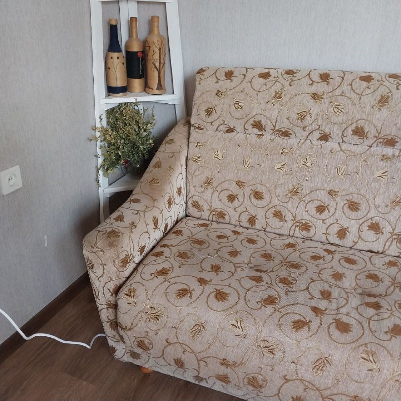 Диван бежевый в хорошем состоянии 4