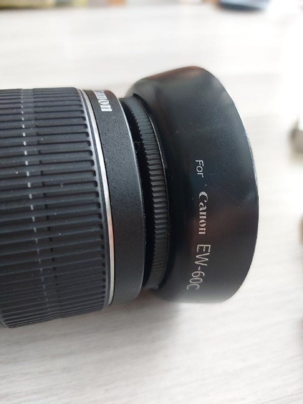 Фотоаппарат Canon 550D и объектив Canon 18-55mm 3