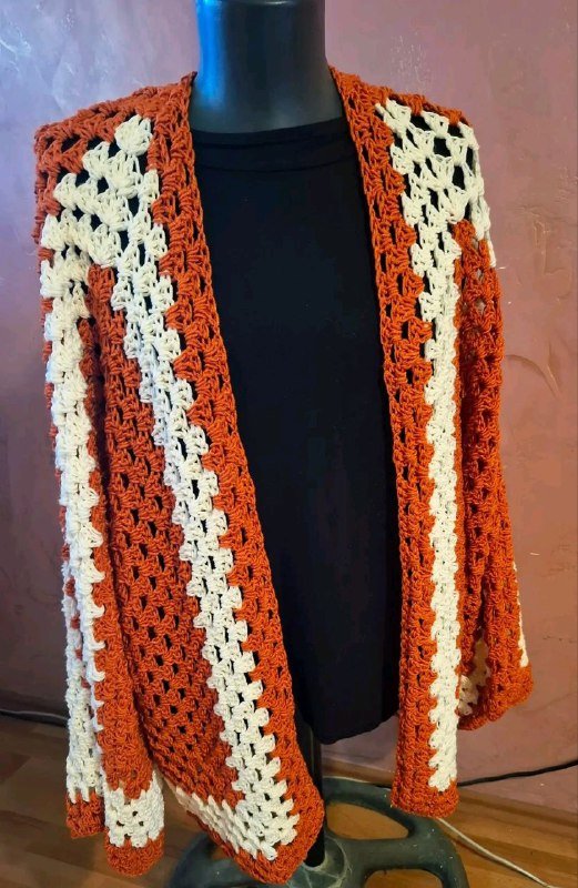 Вязаный кардиган женский коричневый с белым