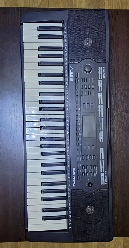 Portable electronic synthesizer Alesis Harmony 54
