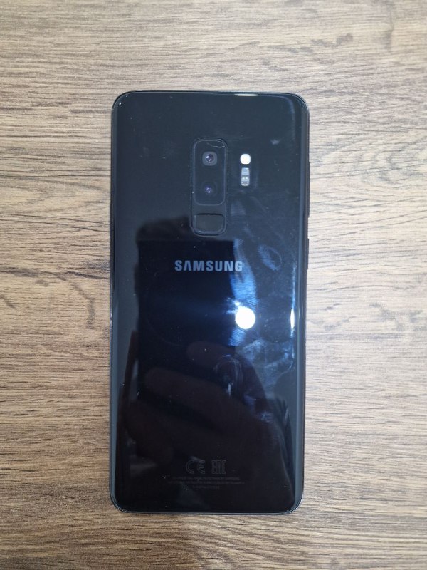 Аудио рекордер Zoom F2, геймпад Gamesir Nova Lite, смартфон Samsung Galaxy S9+ 4