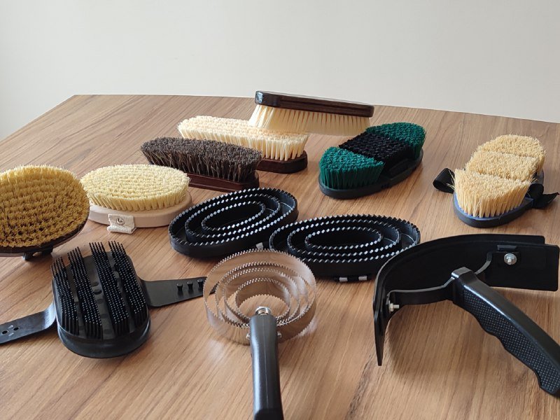 Комплект жидкостей и набор для ухода за лошадью 2