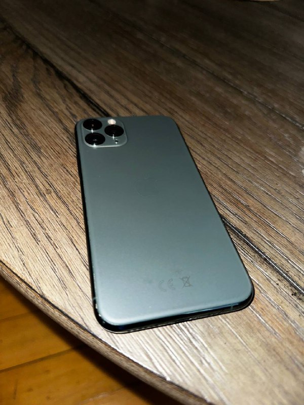 Apple iPhone 11 Pro зеленый с зарядным устройством 5